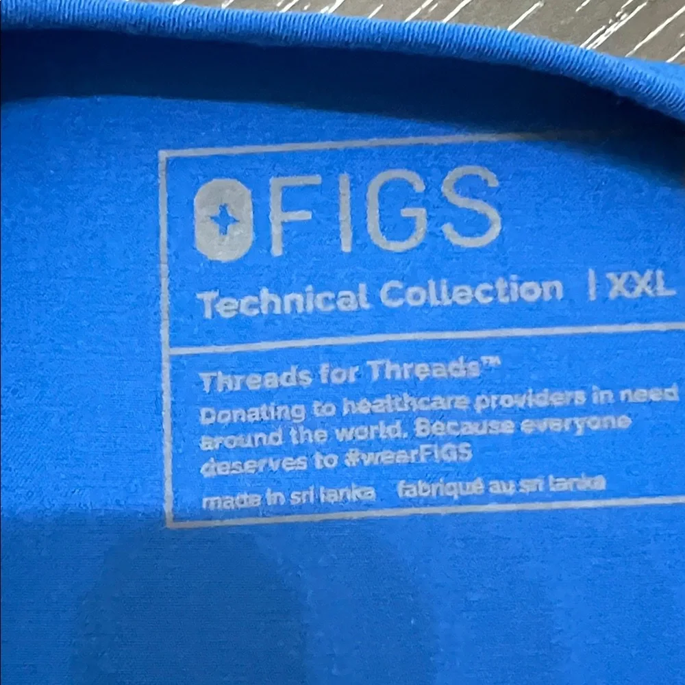 Figs Royal Blue V-Neck Short Sleeve Top Size XXL Technical Collection - Picture 5 of 7